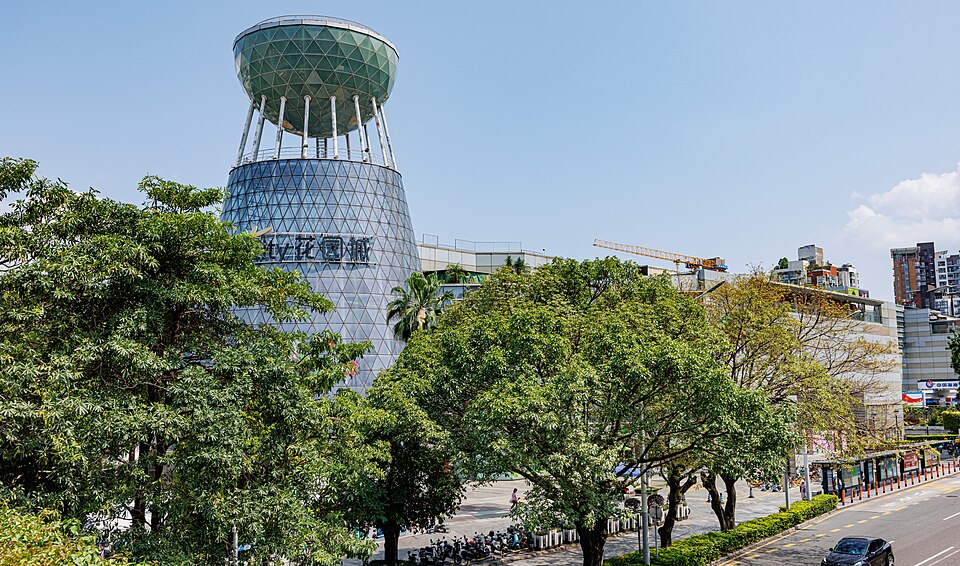 Shenzhen, first Special Economic Zone and major Chinese metropolis
