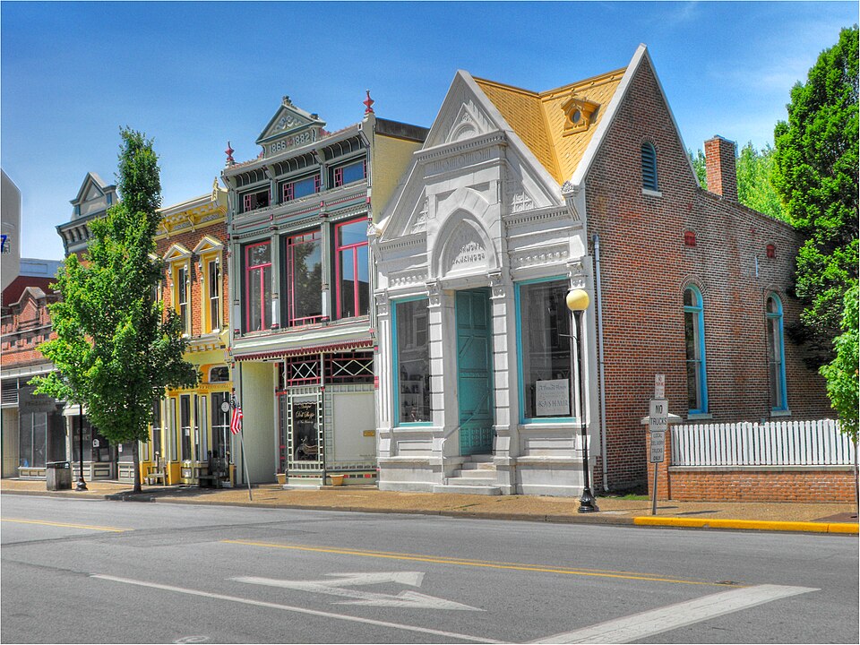 New Harmony, Indiana, cooperative community founded by Robert Owen
